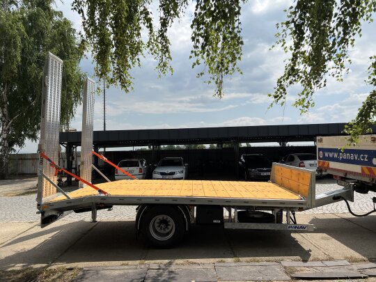 Przyczepy niskopodwoziowe tandemowe